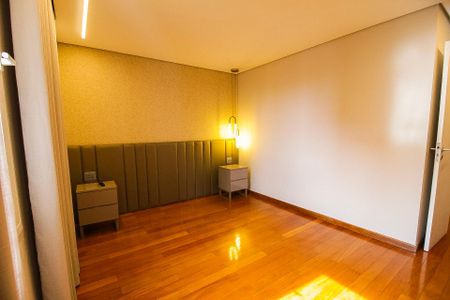 Apartamento à venda com 282m², 4 quartos e 3 vagas Apartamento à venda com 282m², 4 quartos e 3 vagasQuarto 04 -Suite