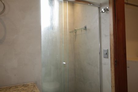 Apartamento à venda com 282m², 4 quartos e 3 vagas Apartamento à venda com 282m², 4 quartos e 3 vagasBanheiro da Suíte
