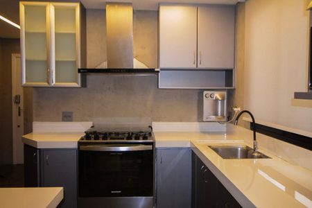 Apartamento à venda com 282m², 4 quartos e 3 vagas Apartamento à venda com 282m², 4 quartos e 3 vagasCozinha