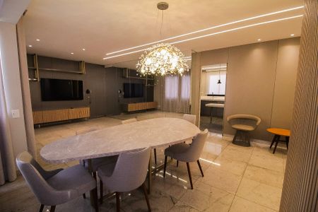 Apartamento à venda com 282m², 4 quartos e 3 vagas Apartamento à venda com 282m², 4 quartos e 3 vagasSala de Estar/ Jantar