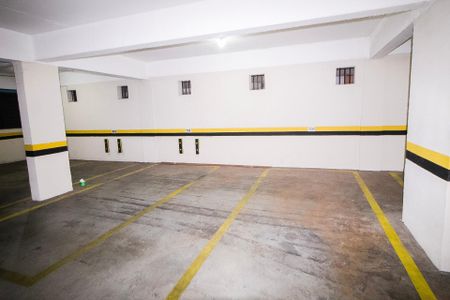 Apartamento à venda com 282m², 4 quartos e 3 vagas Apartamento à venda com 282m², 4 quartos e 3 vagasÁrea comum- 3 Vagas de Garagem livre coberta