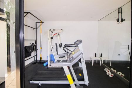 Apartamento à venda com 282m², 4 quartos e 3 vagas Apartamento à venda com 282m², 4 quartos e 3 vagasÁrea comum - Academia