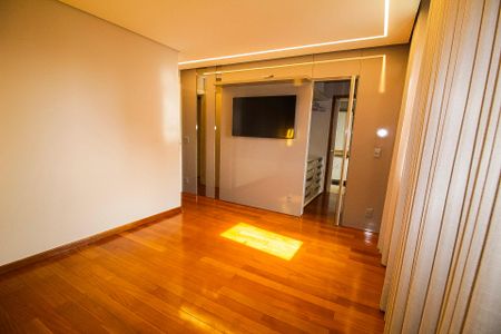 Apartamento à venda com 282m², 4 quartos e 3 vagas Apartamento à venda com 282m², 4 quartos e 3 vagasQuarto 04 -Suite
