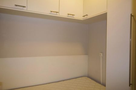 Apartamento à venda com 282m², 4 quartos e 3 vagas Apartamento à venda com 282m², 4 quartos e 3 vagasQuarto de Serviço