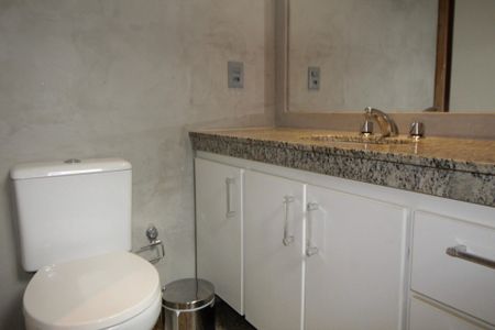 Apartamento à venda com 282m², 4 quartos e 3 vagas Apartamento à venda com 282m², 4 quartos e 3 vagasBanheiro da Suíte