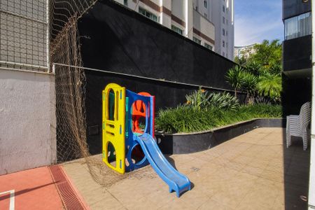 Apartamento à venda com 282m², 4 quartos e 3 vagas Apartamento à venda com 282m², 4 quartos e 3 vagasÁrea comum - Playground