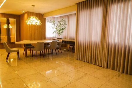 Apartamento à venda com 282m², 4 quartos e 3 vagas Apartamento à venda com 282m², 4 quartos e 3 vagasSala de Estar/ Jantar