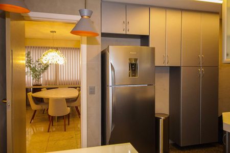 Apartamento à venda com 282m², 4 quartos e 3 vagas Apartamento à venda com 282m², 4 quartos e 3 vagasCozinha