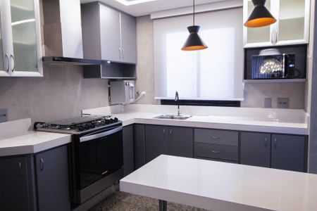 Apartamento à venda com 282m², 4 quartos e 3 vagas Apartamento à venda com 282m², 4 quartos e 3 vagasCozinha