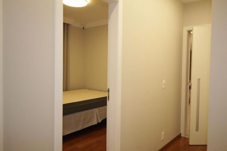 Apartamento à venda com 282m², 4 quartos e 3 vagas Apartamento à venda com 282m², 4 quartos e 3 vagasCorredor