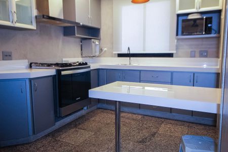 Apartamento à venda com 282m², 4 quartos e 3 vagas Apartamento à venda com 282m², 4 quartos e 3 vagasCozinha