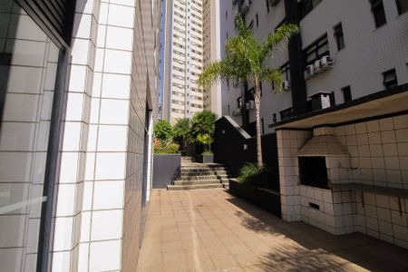Apartamento à venda com 282m², 4 quartos e 3 vagas Apartamento à venda com 282m², 4 quartos e 3 vagasÁrea comum - Churrasqueira