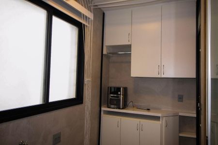 Apartamento à venda com 282m², 4 quartos e 3 vagas Apartamento à venda com 282m², 4 quartos e 3 vagasÁrea de Serviço