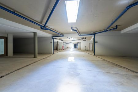 Casa à venda com 408m², 4 quartos e 4 vagas Casa à venda com 408m², 4 quartos e 4 vagasEstacionamento