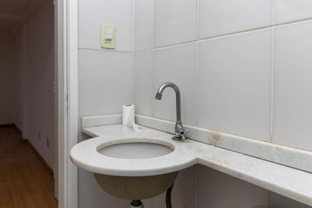 Banheiro de apartamento à venda com 1 quarto, 39m² em Santana, Porto Alegre