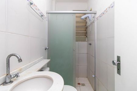 Banheiro de apartamento à venda com 1 quarto, 39m² em Santana, Porto Alegre