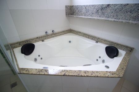 Apartamento para alugar com 142m², 4 quartos e 3 vagas Apartamento para alugar com 142m², 4 quartos e 3 vagasBanheiro da Suíte 1
