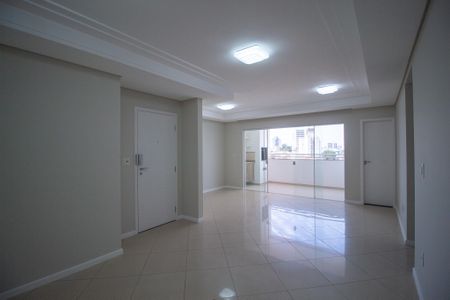 Apartamento para alugar com 142m², 4 quartos e 3 vagas Apartamento para alugar com 142m², 4 quartos e 3 vagasSala