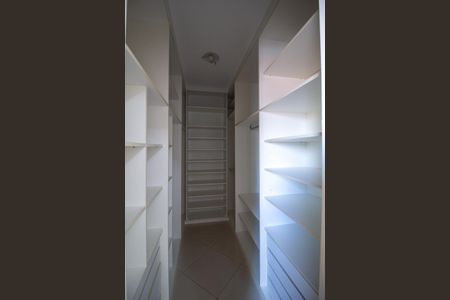 Apartamento para alugar com 142m², 4 quartos e 3 vagas Apartamento para alugar com 142m², 4 quartos e 3 vagasCloset da Suite 1