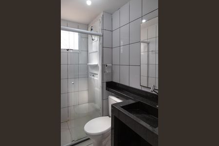 Banheiro de apartamento para alugar com 2 quartos, 48m² em Jardim Guilhermino, Guarulhos