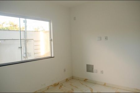 Sala de casa à venda com 3 quartos, 87m² em Residencial Recanto do Bosque, Goiânia
