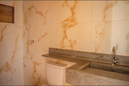 Casa à venda com 87m², 3 quartos e 2 vagas Casa à venda com 87m², 3 quartos e 2 vagasBanheiro