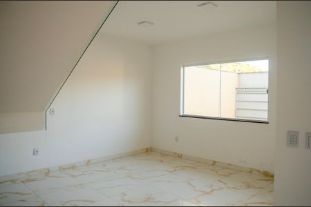 Sala de casa à venda com 3 quartos, 87m² em Residencial Recanto do Bosque, Goiânia