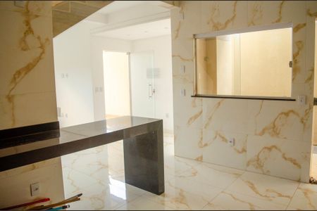 Casa à venda com 87m², 3 quartos e 2 vagas Casa à venda com 87m², 3 quartos e 2 vagasCozinha