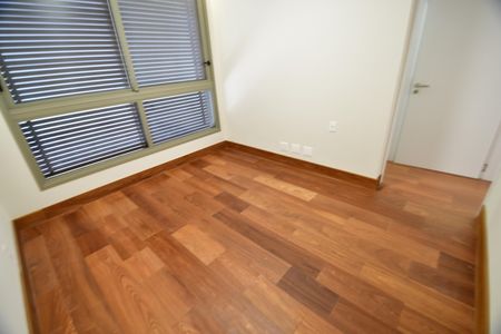 Apartamento à venda com 257m², 3 quartos e 5 vagasQuarto 3 - Suíte