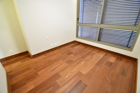 Apartamento à venda com 257m², 3 quartos e 5 vagasQuarto 2 - Suíte