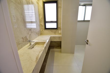 Apartamento à venda com 257m², 3 quartos e 5 vagasBanheiro Suíte