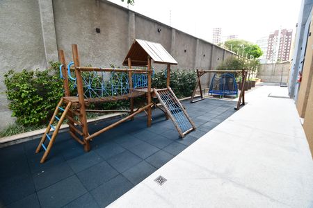 Apartamento à venda com 257m², 3 quartos e 5 vagasÁrea comum - Playground