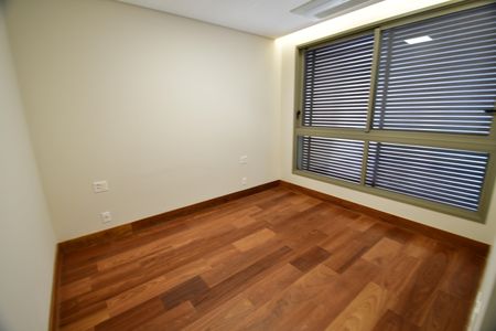 Apartamento à venda com 257m², 3 quartos e 5 vagasQuarto 3 - Suíte
