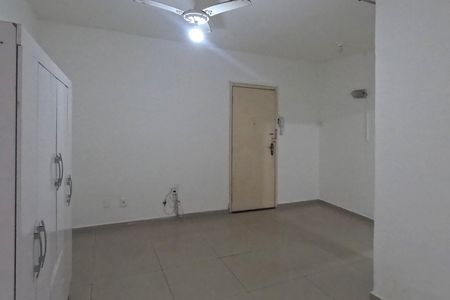 Quarto/Sala de apartamento para alugar com 1 quarto, 40m² em Embaré, Santos