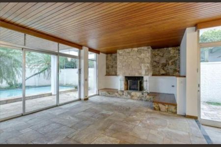 Casa à venda com 4 quartos, 413m² em Granja Julieta, São Paulo