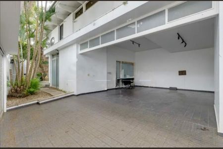Casa à venda com 4 quartos, 413m² em Granja Julieta, São Paulo