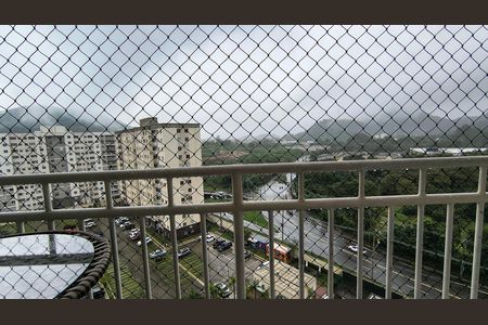 Varanda  de apartamento à venda com 3 quartos, 60m² em Camorim, Rio de Janeiro