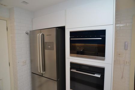 Apartamento à venda com 250m², 4 quartos e 3 vagas Apartamento à venda com 250m², 4 quartos e 3 vagasCozinha