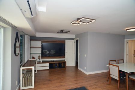 Apartamento à venda com 250m², 4 quartos e 3 vagas Apartamento à venda com 250m², 4 quartos e 3 vagasSala