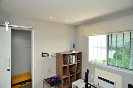 Apartamento à venda com 250m², 4 quartos e 3 vagas Apartamento à venda com 250m², 4 quartos e 3 vagasSuíte 2