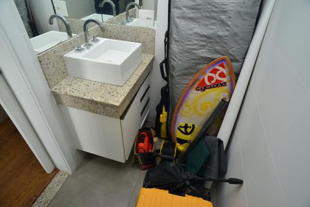 Apartamento à venda com 250m², 4 quartos e 3 vagas Apartamento à venda com 250m², 4 quartos e 3 vagasBanheiro Suíte 2