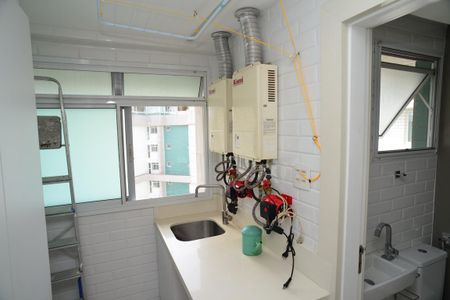 Apartamento à venda com 250m², 4 quartos e 3 vagas Apartamento à venda com 250m², 4 quartos e 3 vagasÁrea de Serviço