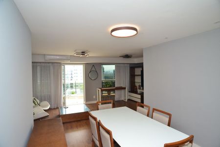 Apartamento à venda com 250m², 4 quartos e 3 vagas Apartamento à venda com 250m², 4 quartos e 3 vagasSala