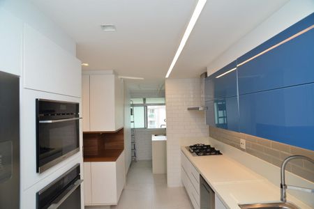 Apartamento à venda com 250m², 4 quartos e 3 vagas Apartamento à venda com 250m², 4 quartos e 3 vagasCozinha