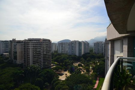 Apartamento à venda com 250m², 4 quartos e 3 vagas Apartamento à venda com 250m², 4 quartos e 3 vagasVista da Varanda