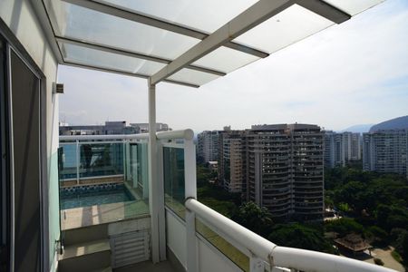 Apartamento à venda com 250m², 4 quartos e 3 vagas Apartamento à venda com 250m², 4 quartos e 3 vagasCobertura