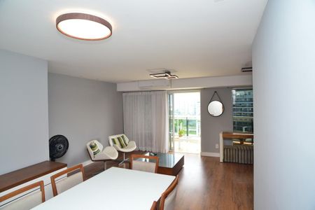 Apartamento à venda com 250m², 4 quartos e 3 vagas Apartamento à venda com 250m², 4 quartos e 3 vagasSala