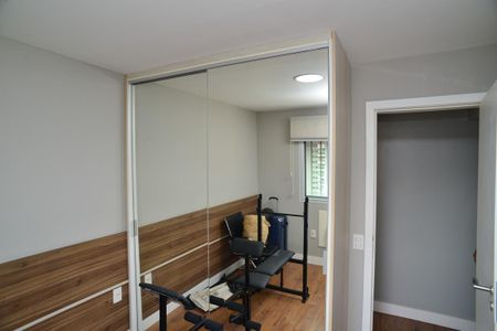 Apartamento à venda com 250m², 4 quartos e 3 vagas Apartamento à venda com 250m², 4 quartos e 3 vagasSuíte 2