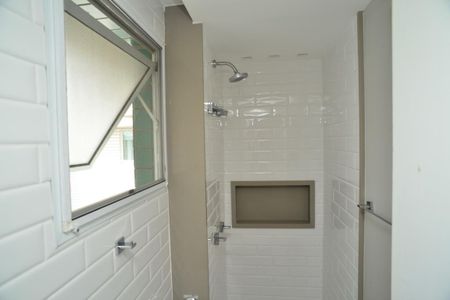 Apartamento à venda com 250m², 4 quartos e 3 vagas Apartamento à venda com 250m², 4 quartos e 3 vagasBanheiro de Serviço
