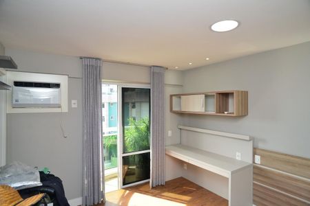 Apartamento à venda com 250m², 4 quartos e 3 vagas Apartamento à venda com 250m², 4 quartos e 3 vagasSuíte 1